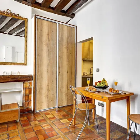 Bnbnova - Charming Near Notre-dame & Marais