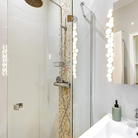 Bnbnova - Charming Near Notre-dame & Marais