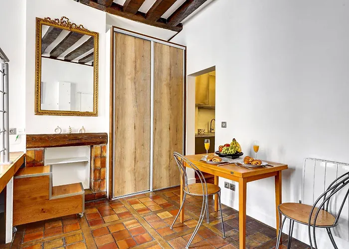Bnbnova - Charming Near Notre-dame & Marais