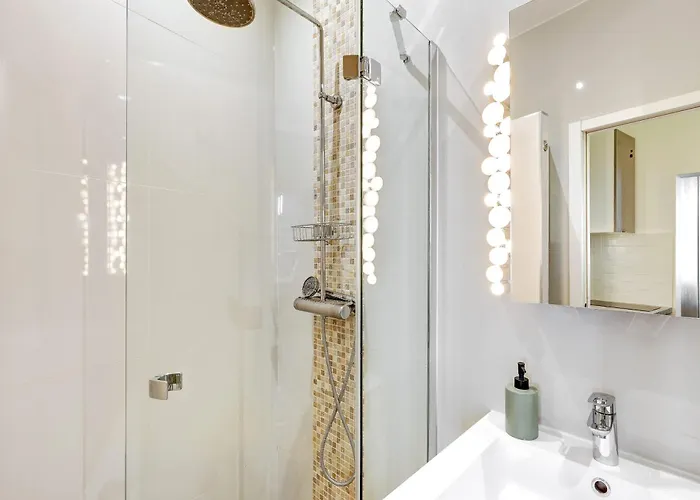 Bnbnova - Charming Near Notre-dame & Marais
