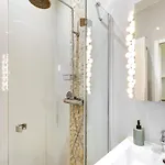 Bnbnova - Charming Near Notre-dame & Marais